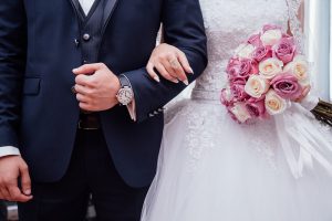 mariage couple fleurs